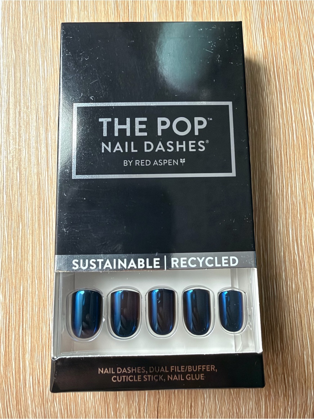 Red Aspen - Captivating Cherise- Press-On Nails Kit - NEW Short Square